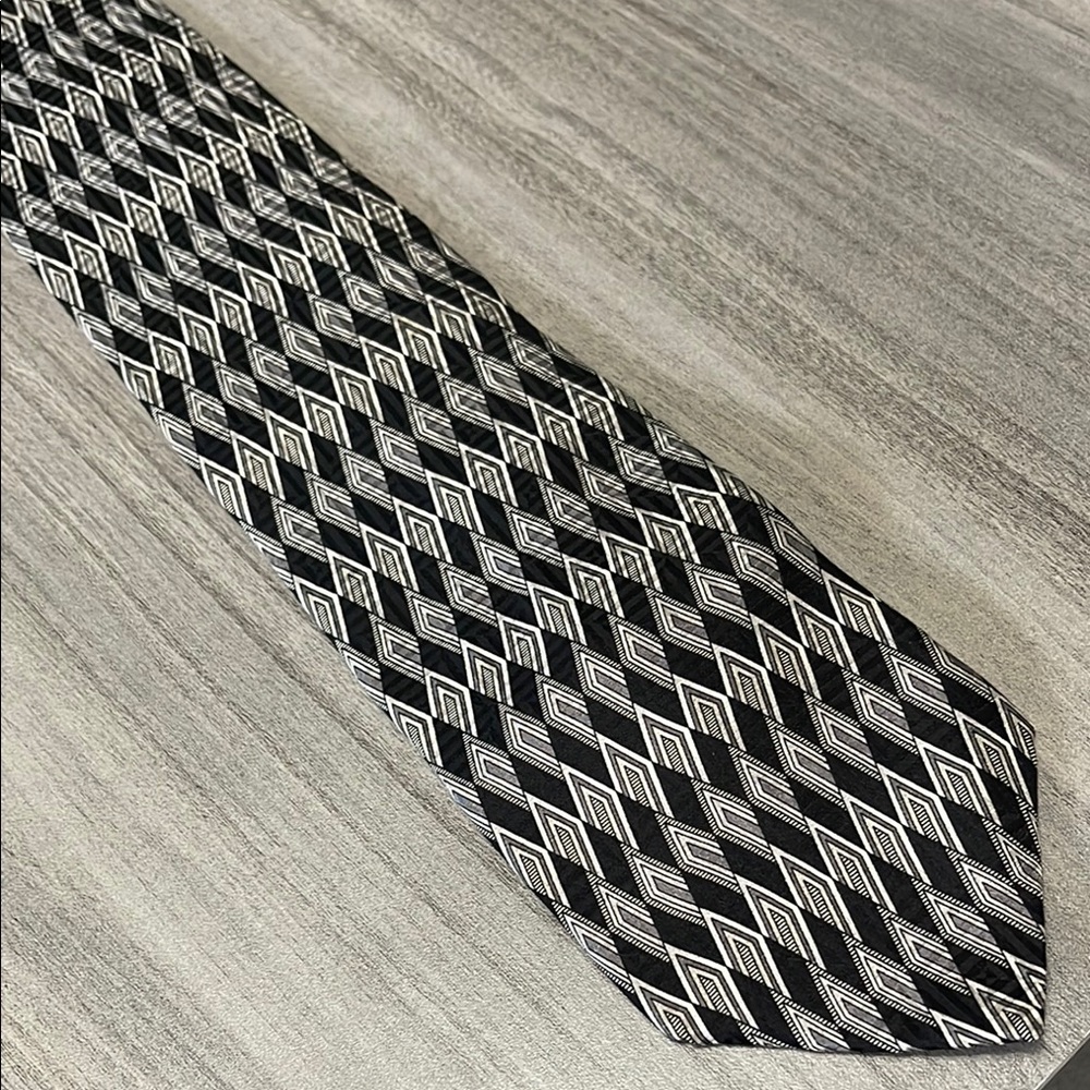 🔥 SALE Umberto Bossi Men’s Silk Tie Black and Silver Tie